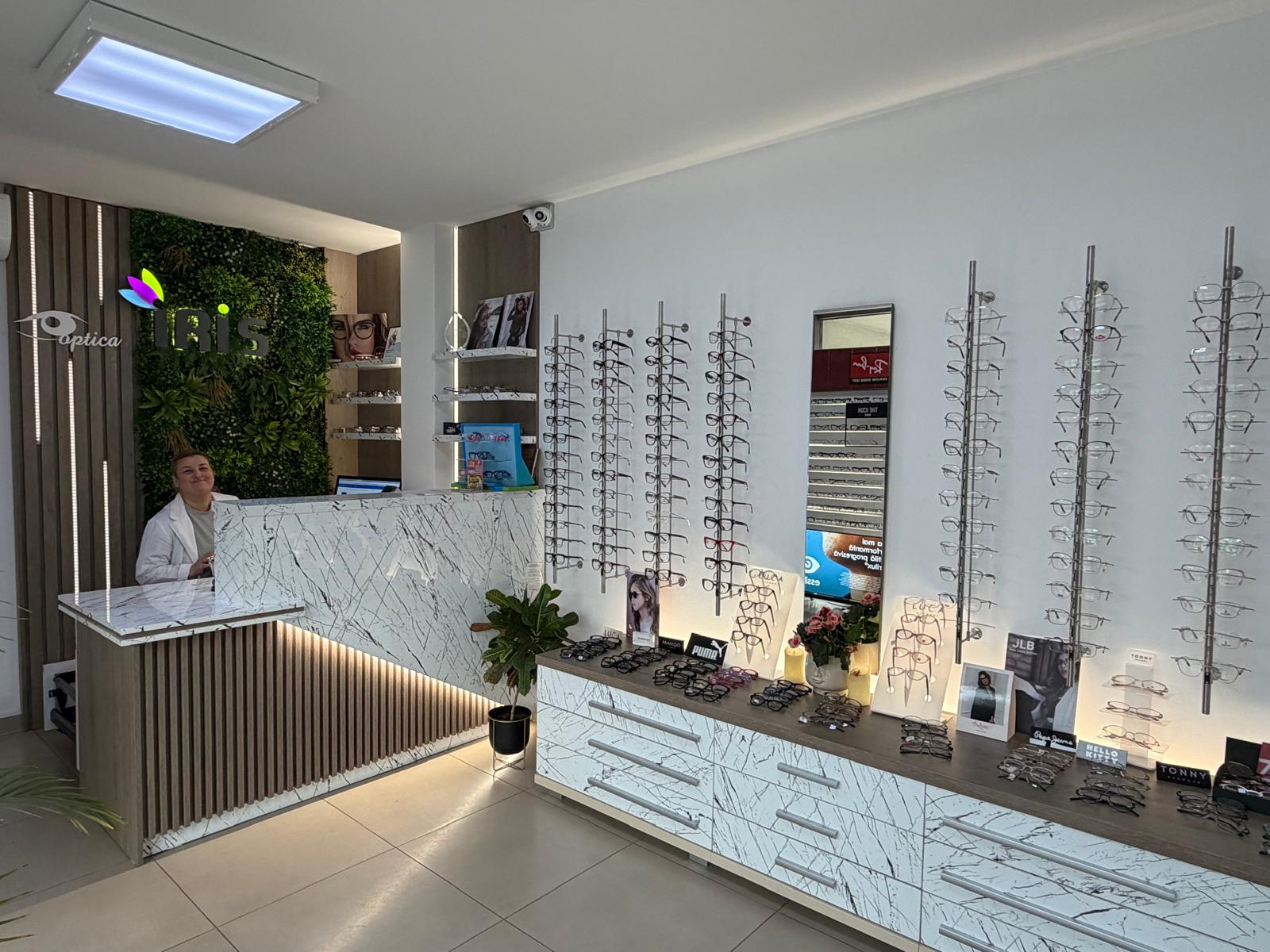 High-quality optical glass lenses featuring anti-reflective and protective coatings